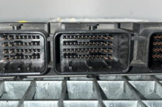 Calculateur moteur PEUGEOT 308 1