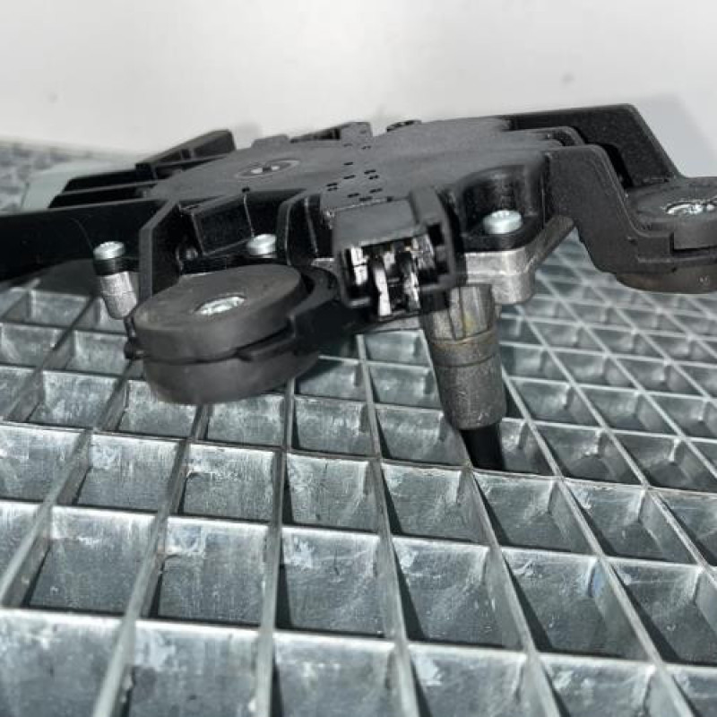 Moteur essuie glace arriere FORD FOCUS 3 Photo n°3