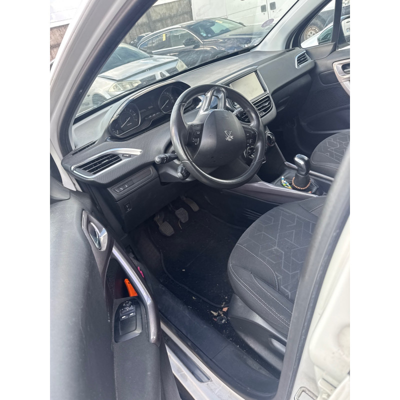 PEUGEOT 2008 1 PHASE 1 1.2 VTI - 12V Photo n°8