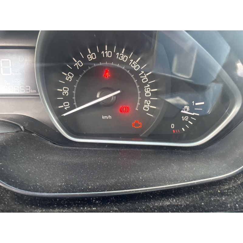PEUGEOT 2008 1 PHASE 1 1.2 VTI - 12V Photo n°10