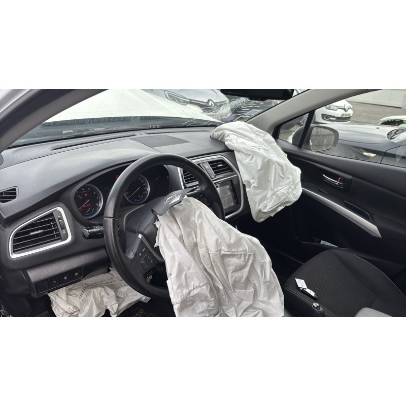Custode arriere droit SUZUKI SX4 2 S-CROSS Photo n°13