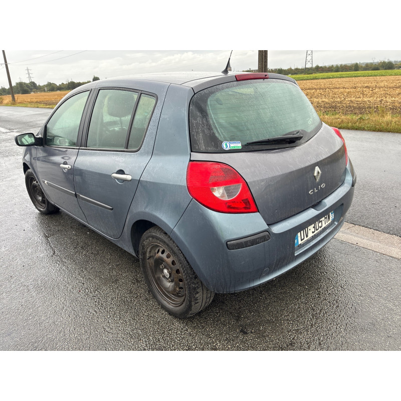 Pare choc avant RENAULT CLIO 3 Photo n°10