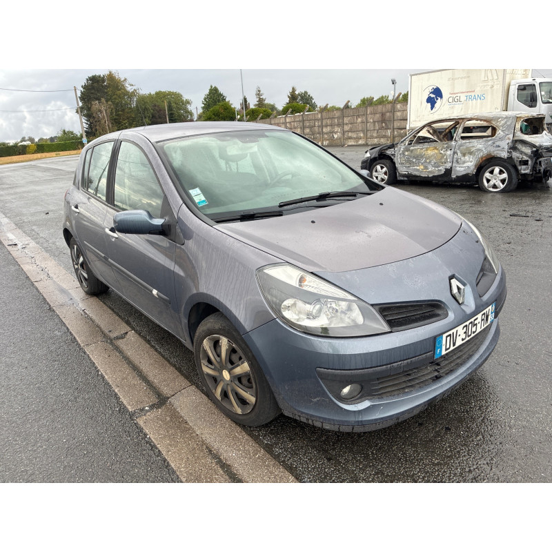 Pare choc avant RENAULT CLIO 3 Photo n°12