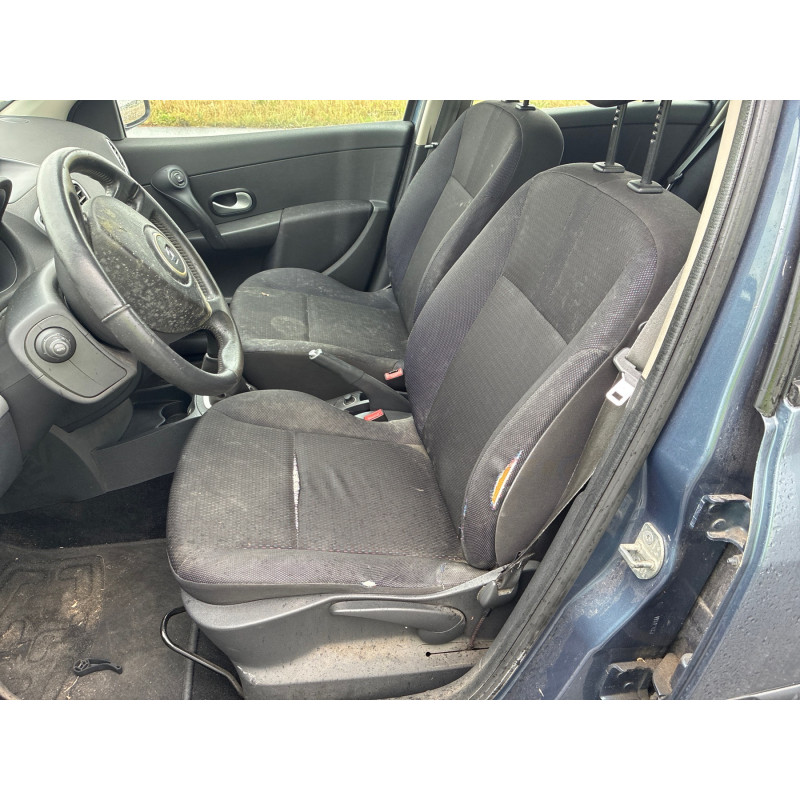 Pare choc avant RENAULT CLIO 3 Photo n°18