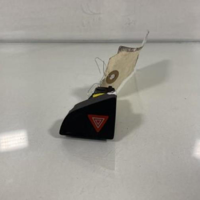 Bouton de warning CITROEN C5 2 Photo n°1
