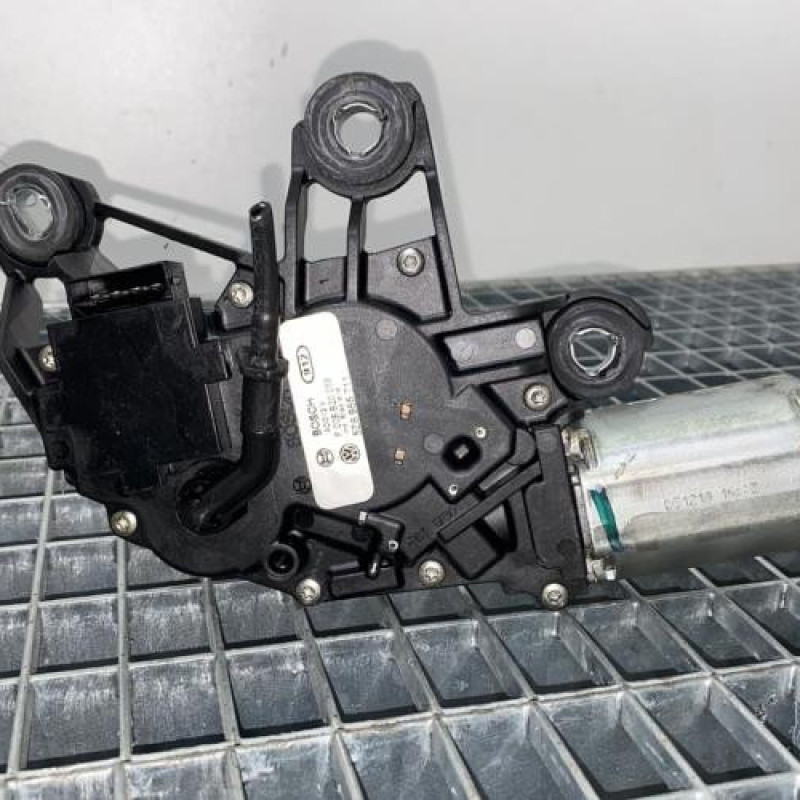 Moteur essuie glace arriere VOLKSWAGEN FOX Photo n°1