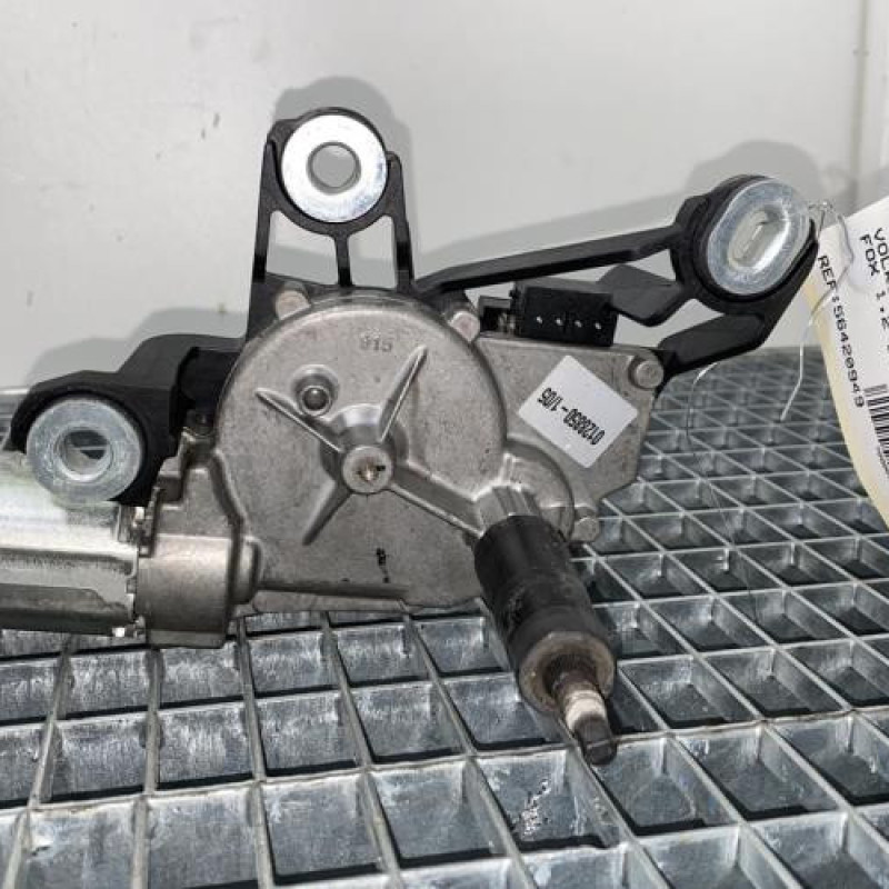 Moteur essuie glace arriere VOLKSWAGEN FOX Photo n°2