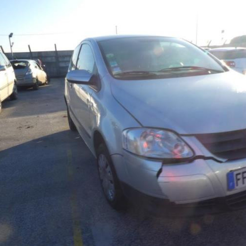 Moteur essuie glace arriere VOLKSWAGEN FOX Photo n°4