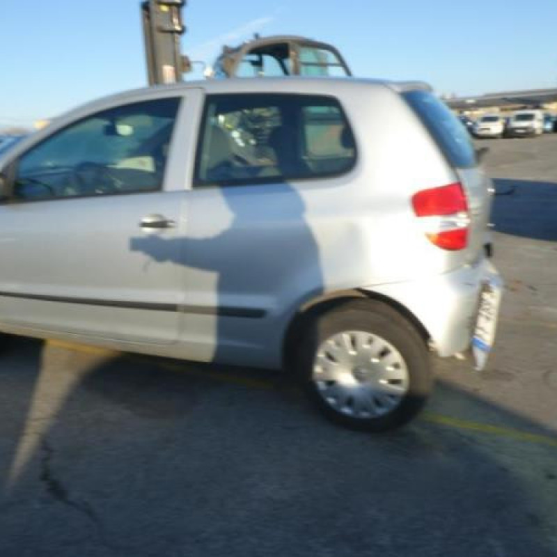 Moteur essuie glace arriere VOLKSWAGEN FOX Photo n°8