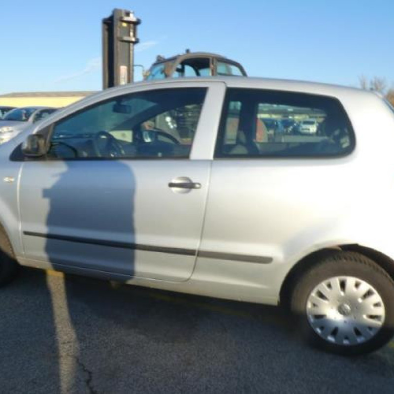 Moteur essuie glace arriere VOLKSWAGEN FOX Photo n°9