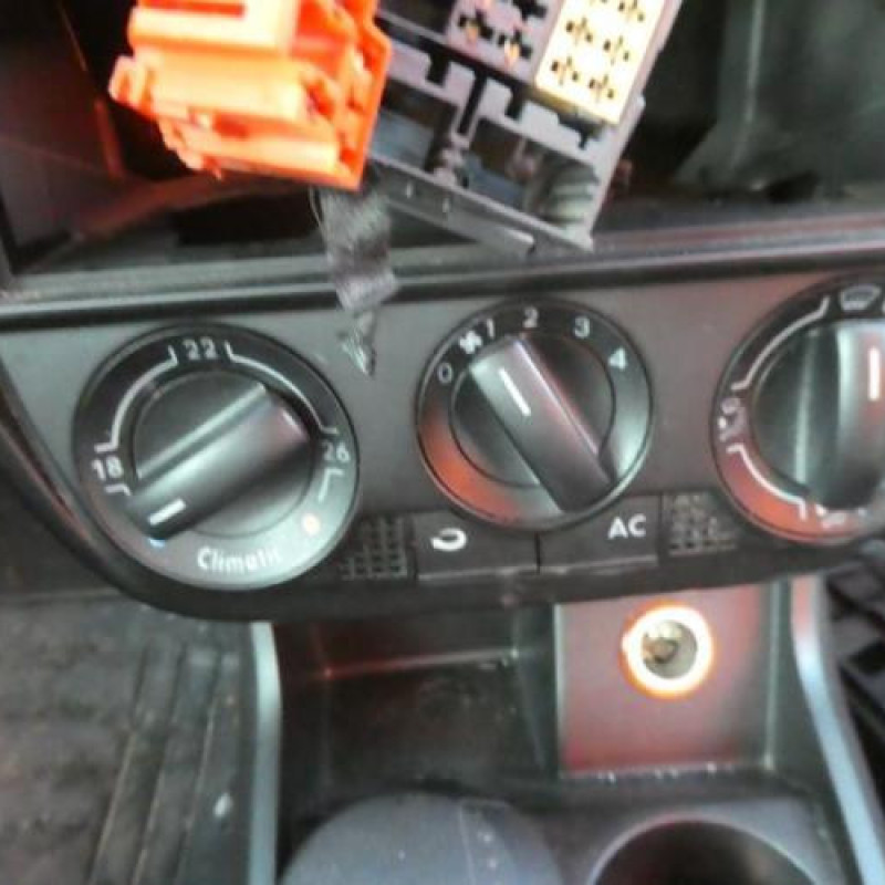 Moteur essuie glace arriere VOLKSWAGEN FOX Photo n°13