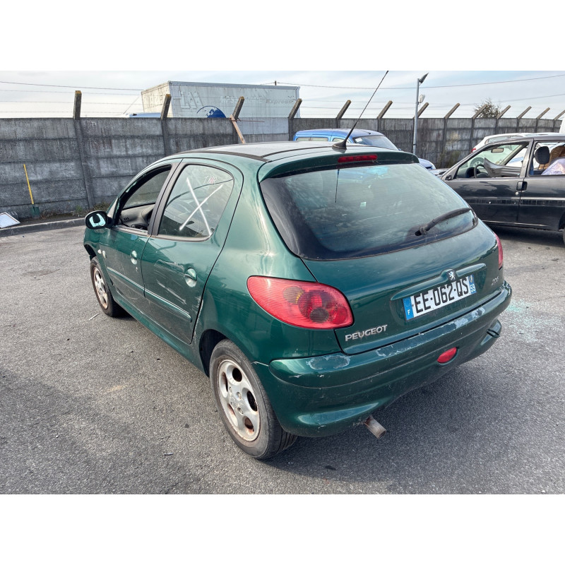 Boitier filtre a air PEUGEOT 206 Photo n°9