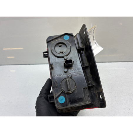 Feu de recul droit RENAULT TRAFIC 3 COURT Photo n°1