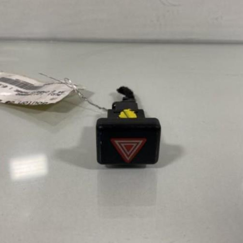 Bouton de warning AUDI A4 2 Photo n°1