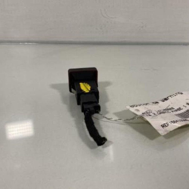 Bouton de warning AUDI A4 2 Photo n°3