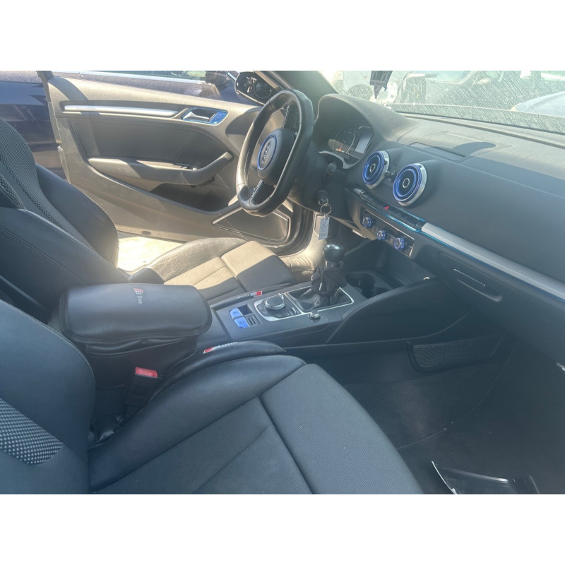 AUDI A3 3 PHASE 1 2.0 TDI - 16V TURBO Photo n°10