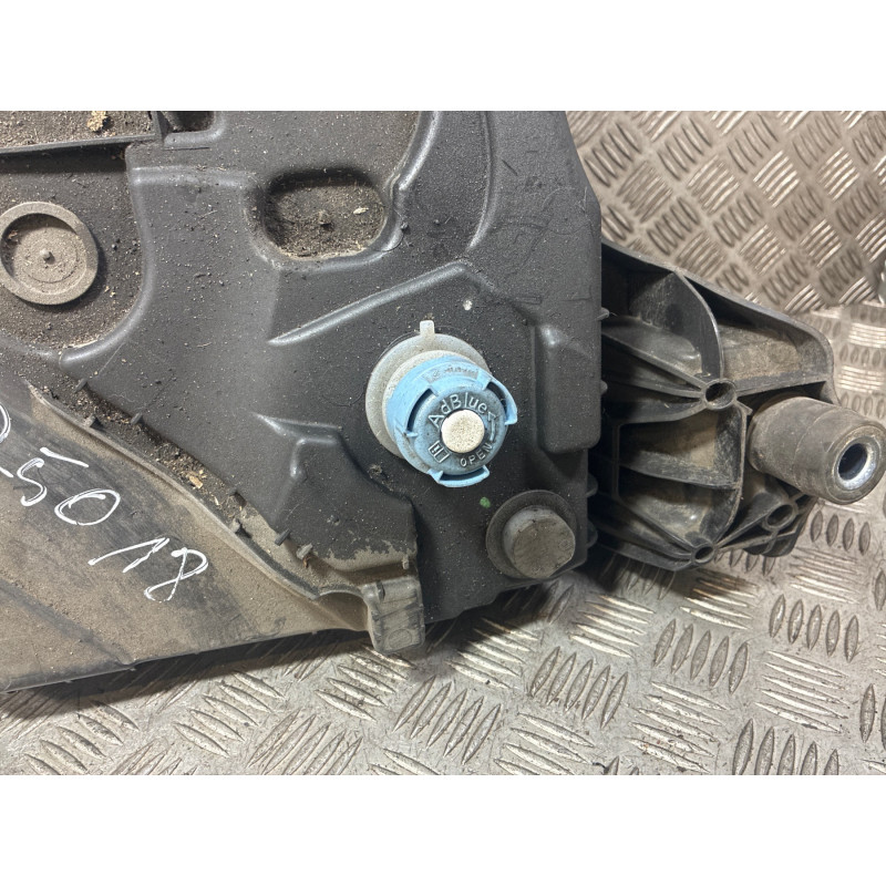 Reservoir AdBlue PEUGEOT 308 2 Photo n°4
