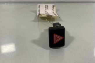 Bouton de warning SEAT EXEO Photo n°1