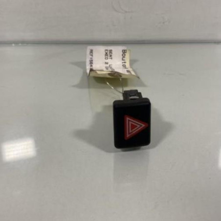 Bouton de warning SEAT EXEO Photo n°1