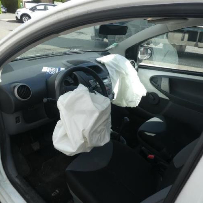 Bloc ABS (freins anti-blocage) CITROEN C1 1 Photo n°9