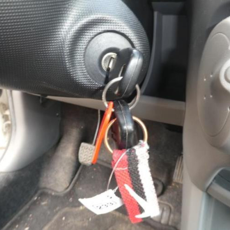 Bloc ABS (freins anti-blocage) CITROEN C1 1 Photo n°17