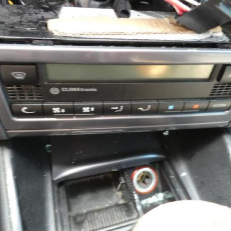 Serrure avant droit VOLKSWAGEN GOLF 4 Photo n°9