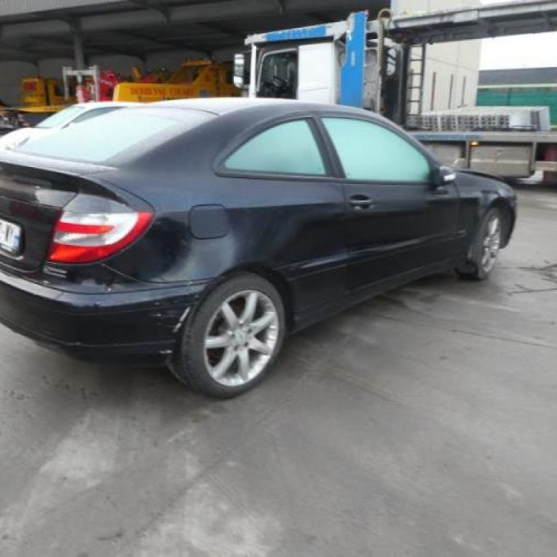 Porte avant droit MERCEDES CLASSE C 203 COUPE SPORT Photo n°9