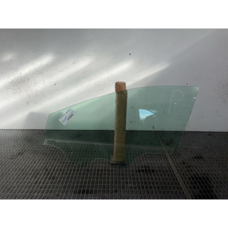Vitre avant gauche FORD PUMA 2 Photo n°1
