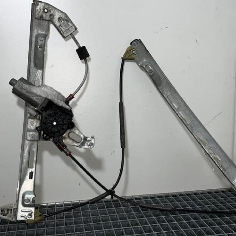 Leve vitre electrique avant gauche PEUGEOT 206+ Photo n°2