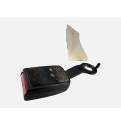 Attache ceinture avant gauche DACIA SANDERO 1