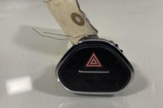 Bouton de warning OPEL CORSA E Photo n°1