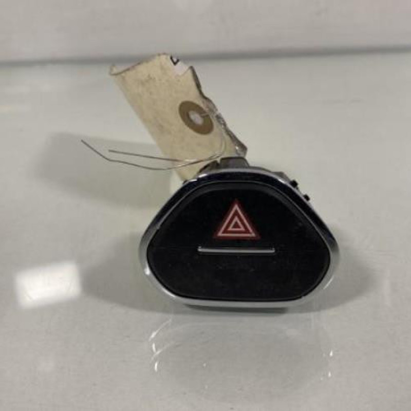 Bouton de warning OPEL CORSA E Photo n°1