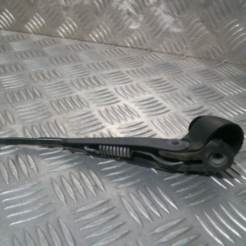 Bras essuie glace arriere VOLKSWAGEN POLO 3 Photo n°3