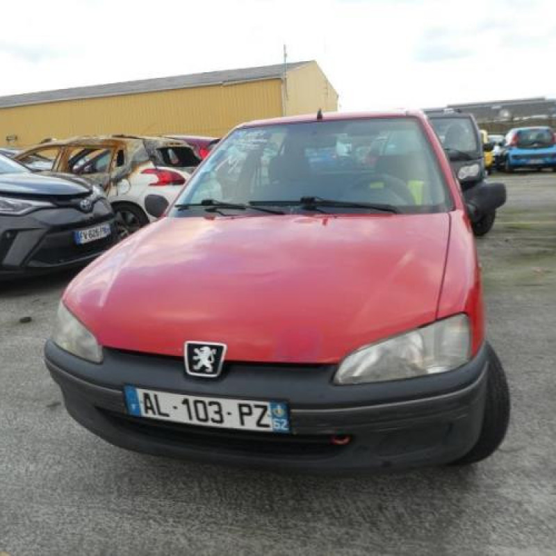 Porte avant droit PEUGEOT 106 Photo n°11