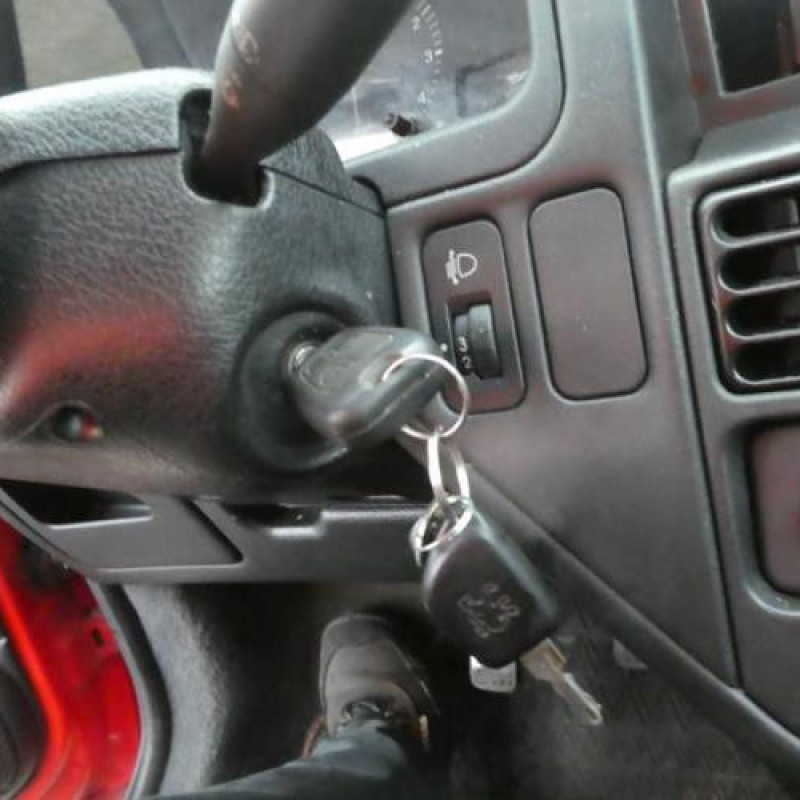Porte avant droit PEUGEOT 106 Photo n°17