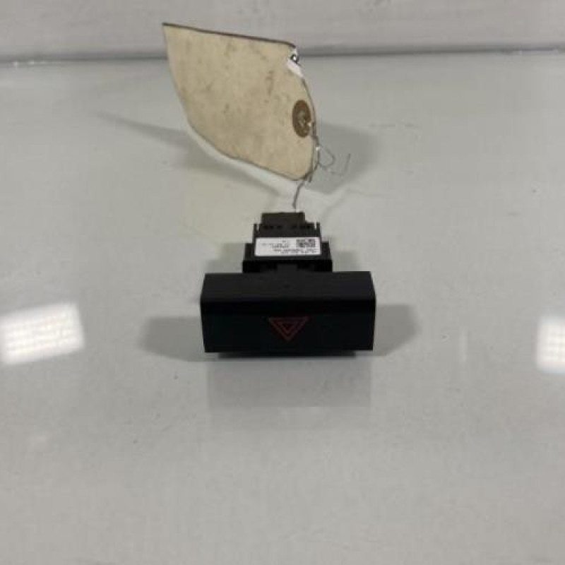 Bouton de warning SEAT LEON 3 Photo n°1