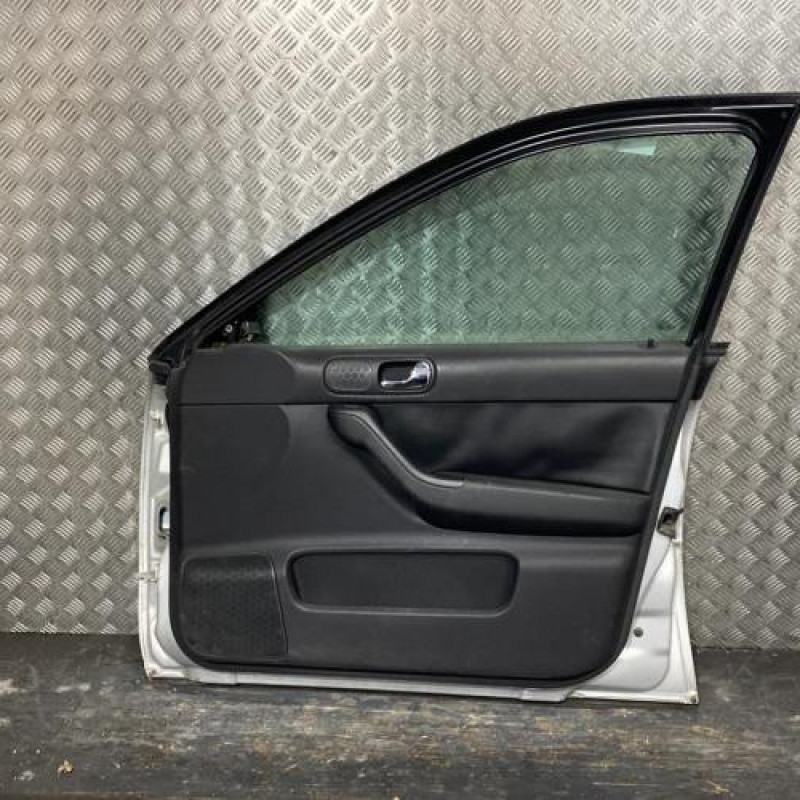 Porte avant droit AUDI A3 1 Photo n°4