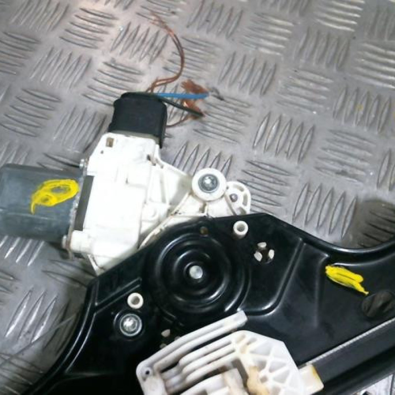 Leve vitre electrique avant gauche BMW X1 E84 Photo n°2