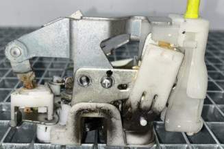 Serrure arriere droit PEUGEOT 107