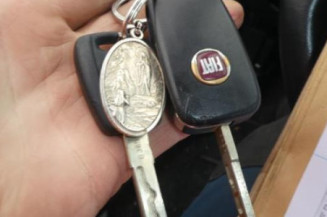 Serrure avant droit FIAT GRANDE PUNTO