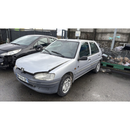 Feu arriere stop central PEUGEOT 106 Photo n°1
