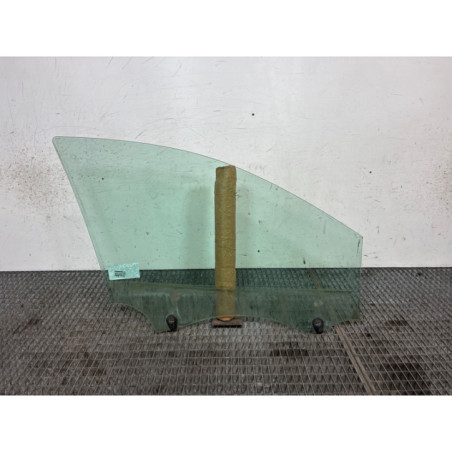 Vitre avant gauche RENAULT CLIO 3 Photo n°1
