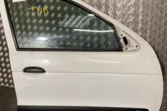 Porte avant droit RENAULT MEGANE 1 Photo n°1