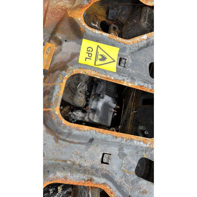 Pare choc arriere DACIA SANDERO 1 Photo n°8