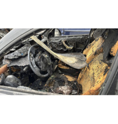 Bouton de coffre DACIA SANDERO 1