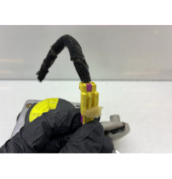 Pretensionneur de ceinture avant gauche VOLKSWAGEN GOLF 4