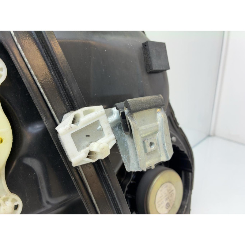 Leve vitre mecanique avant droit VOLKSWAGEN GOLF 4 Photo n°5