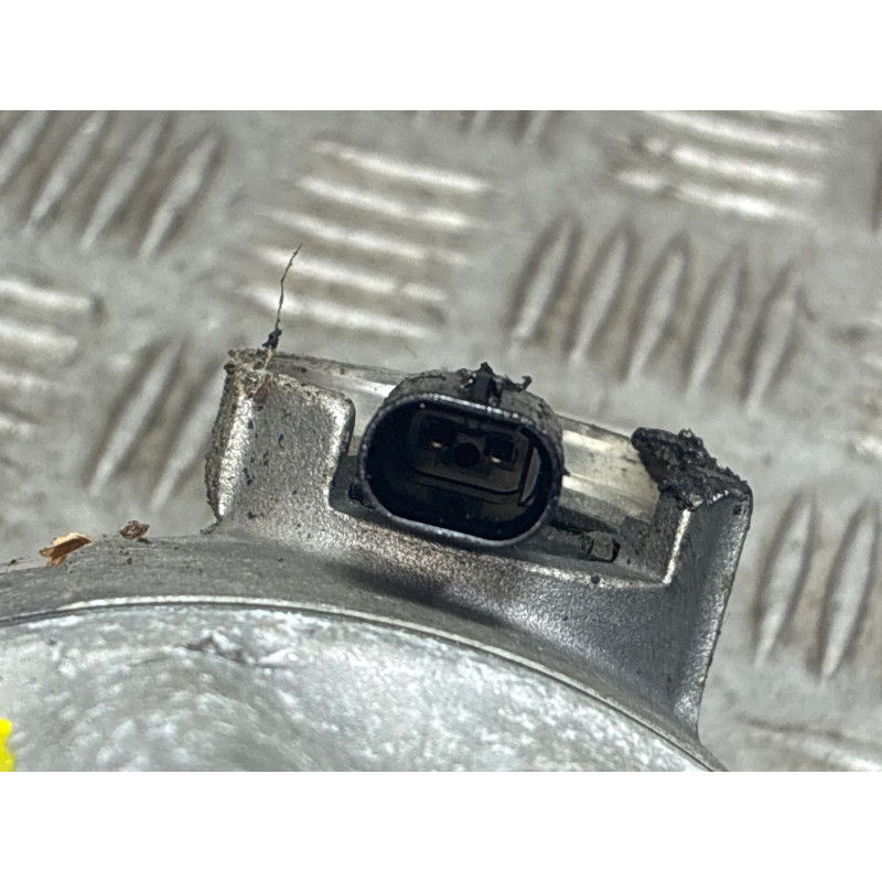 Compresseur clim FORD FOCUS 4 Photo n°4