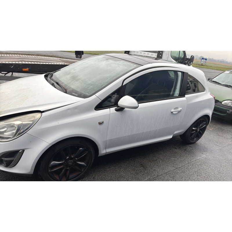 Lunette arriere OPEL CORSA D Photo n°14