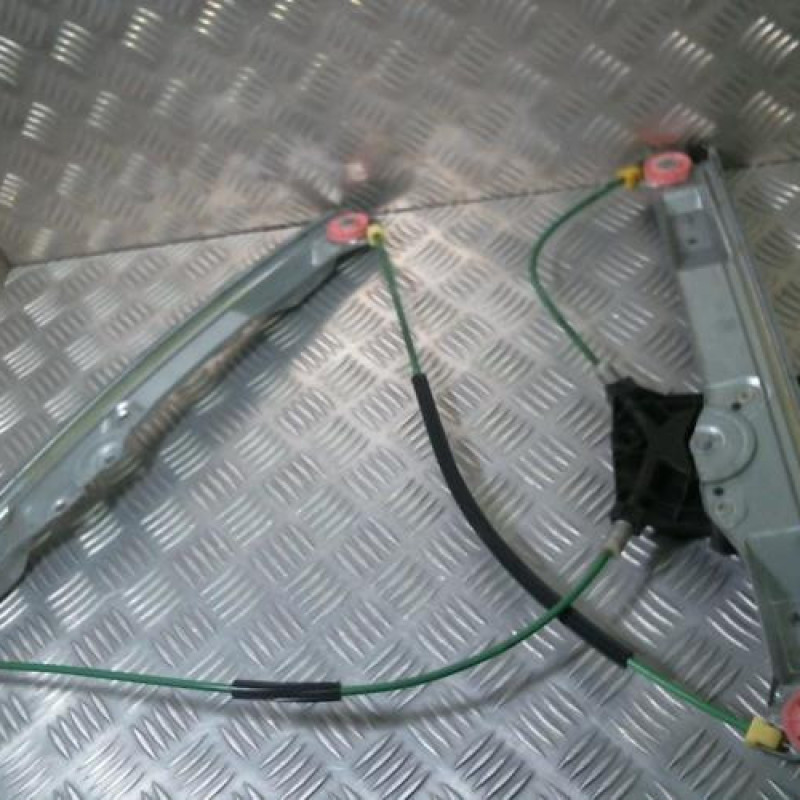 Leve vitre electrique avant gauche OPEL CORSA D Photo n°4